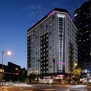 Moxy Shin Umeda Ōsaka